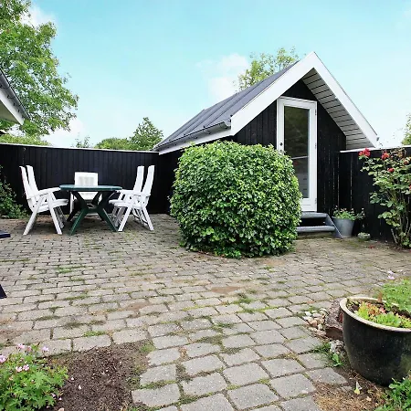 Three-bedroom Holiday In Farvang 9 *