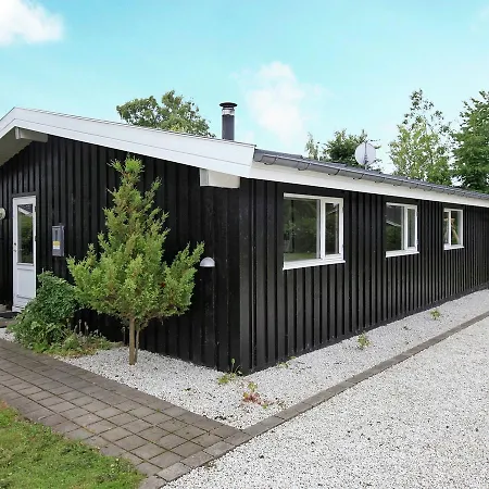 Дом отдыха Three-bedroom Holiday In Farvang 9 Sonderby (Midtjylland)