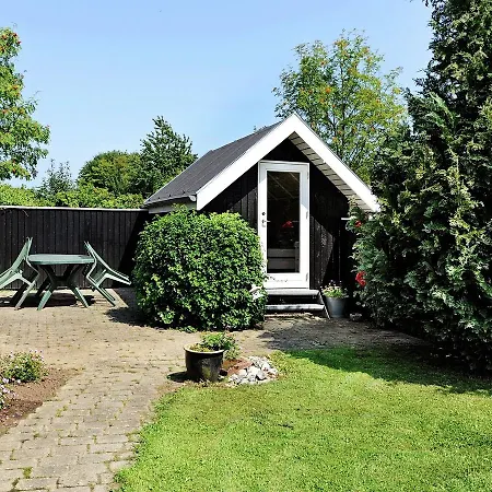 Three-bedroom Holiday In Farvang 9 Sonderby (Midtjylland)