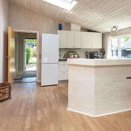 Three-bedroom Holiday In Farvang 9 *