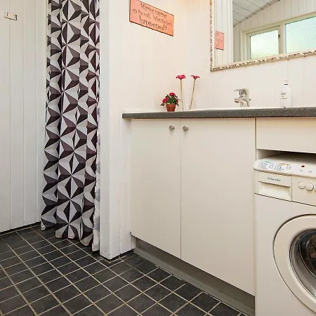 Дом отдыха Three-bedroom Holiday In Farvang 9