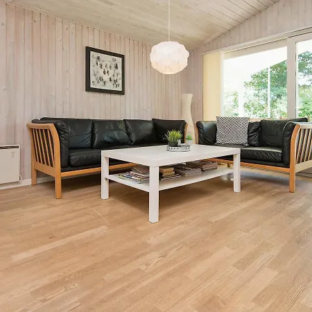 Three-bedroom Holiday In Farvang 9